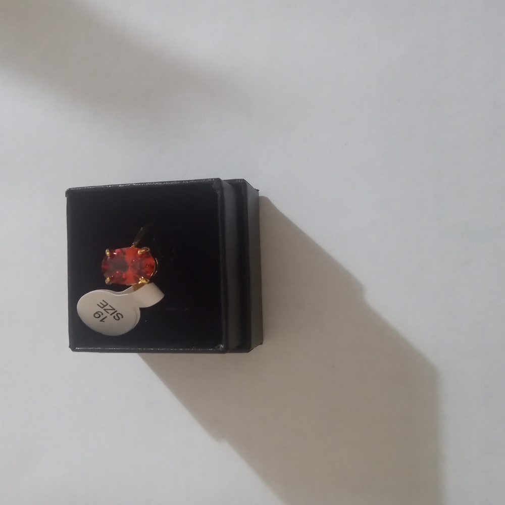 Elegant Red Gemstone Ring
